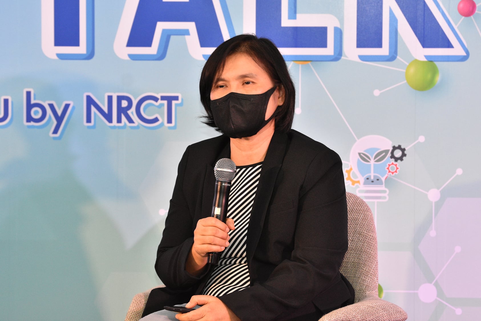 Researcher-cu-3